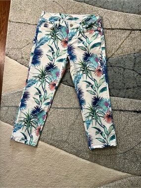 Tommy Bahama floral denim cropped jeans size 28